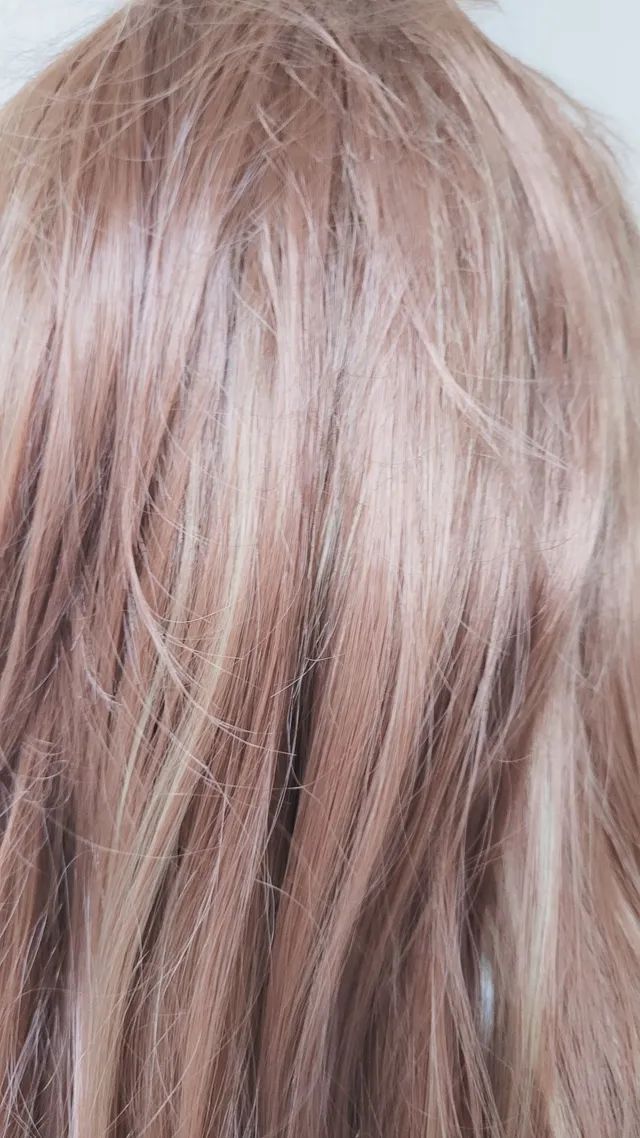 Peruca castanho claro com mechas, em fibra resistente ao calor. Nova. - Foto 5