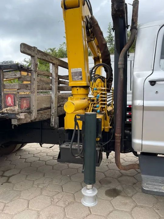 Ford F-14000 com Carroceria e Munck - Foto 8