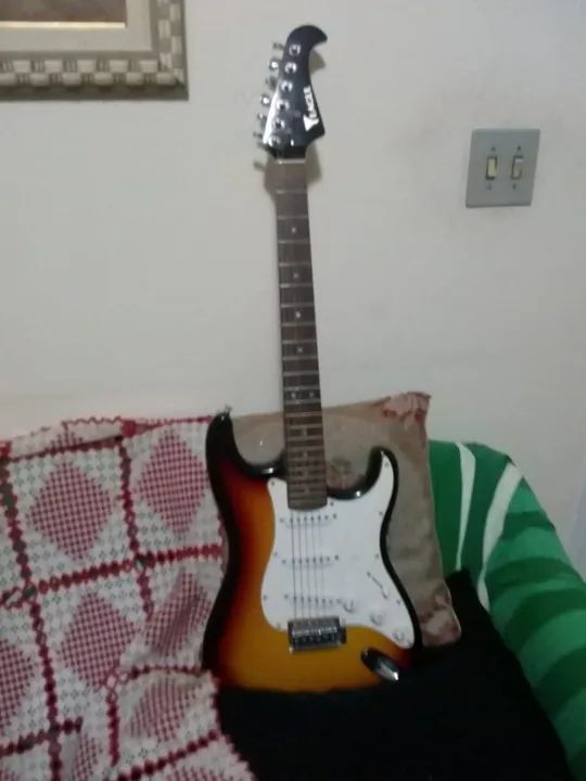 guitarra Eagle 