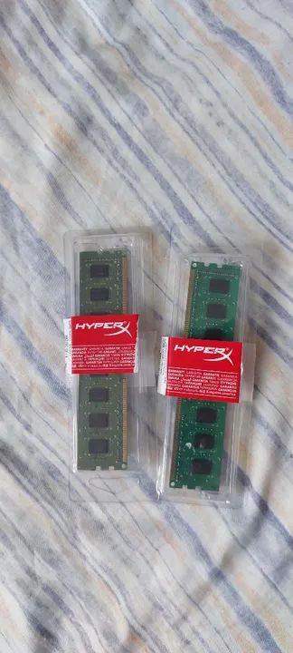 2x Memória RAM HyperX 4GB DDR3 2666MHz