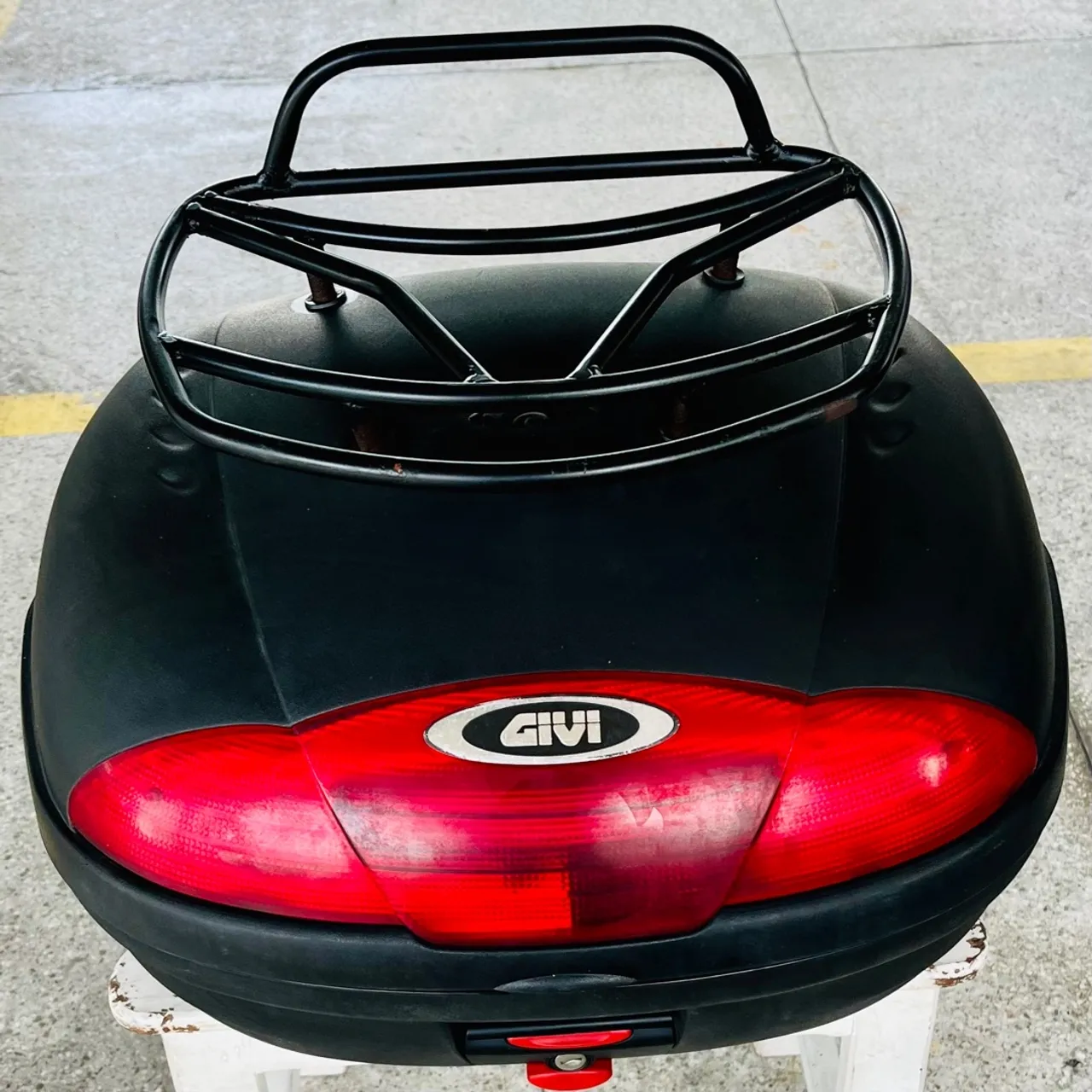 Bauleto GIVI 45L com grelha superior
