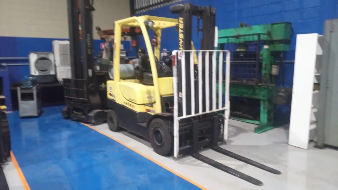 Empilhadeira Hyster H155XL 7,5t rodando - Foto 3