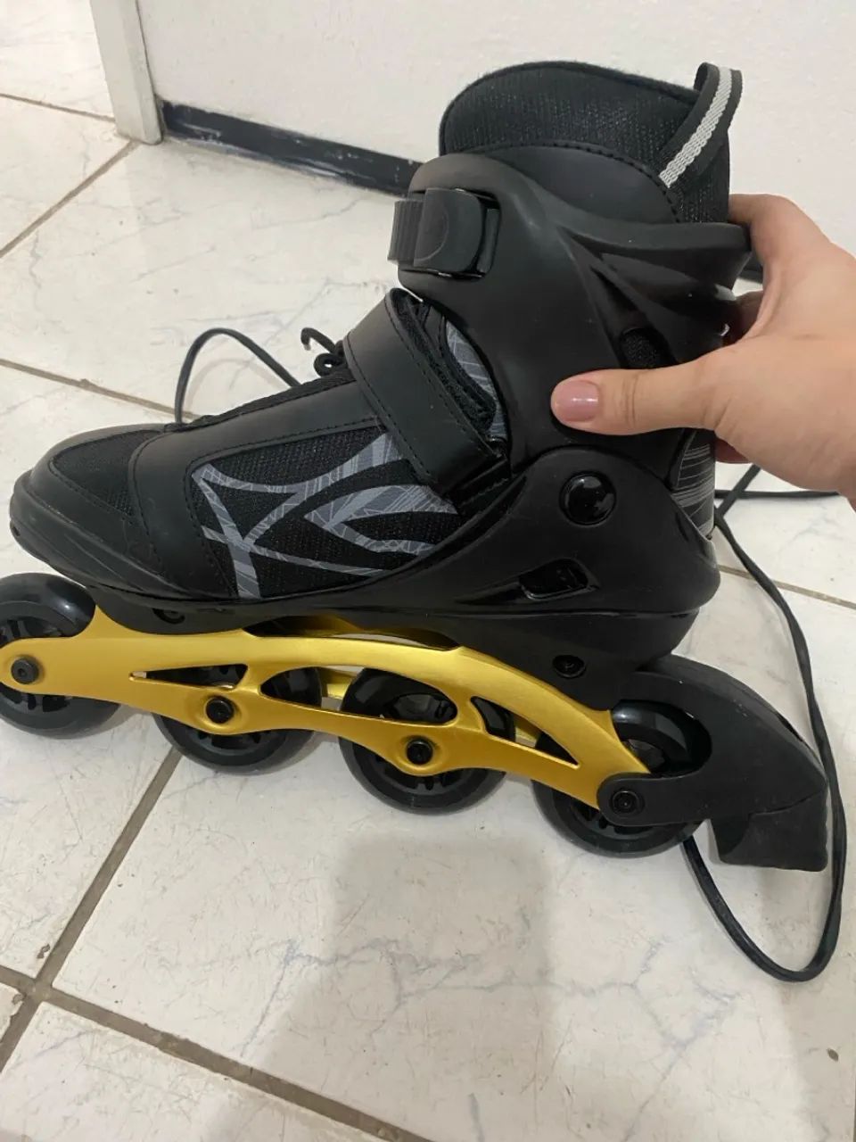 Patins Profissional - Preto e Dourado - Foto 4