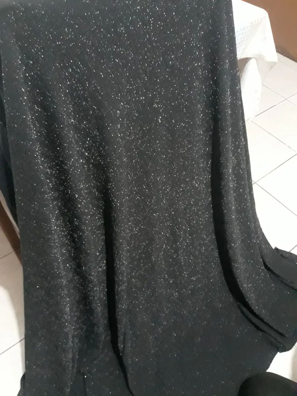 Tecido preto com brilho 