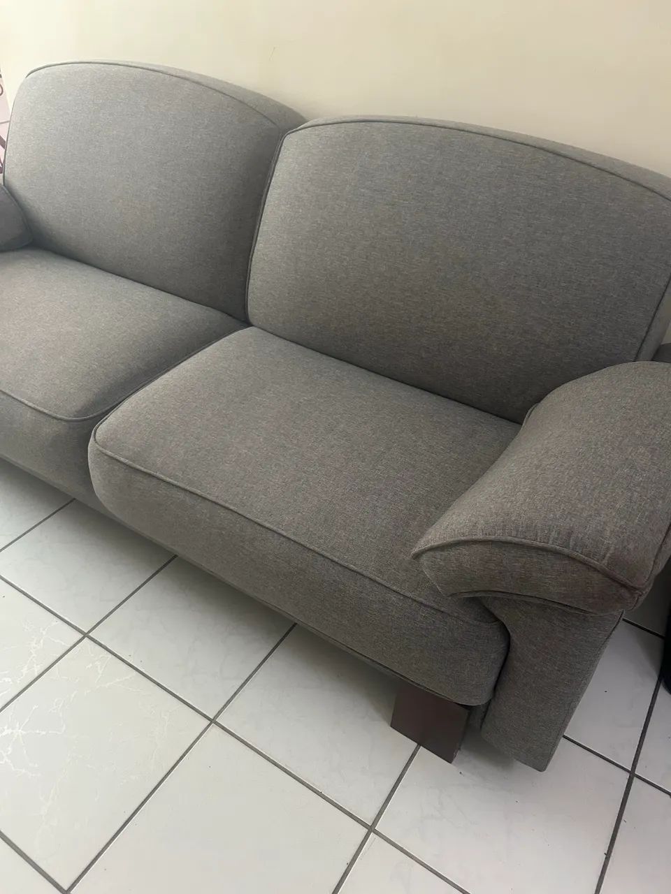 SOFÁ 3 LUGARES SEMI NOVO - Foto 3