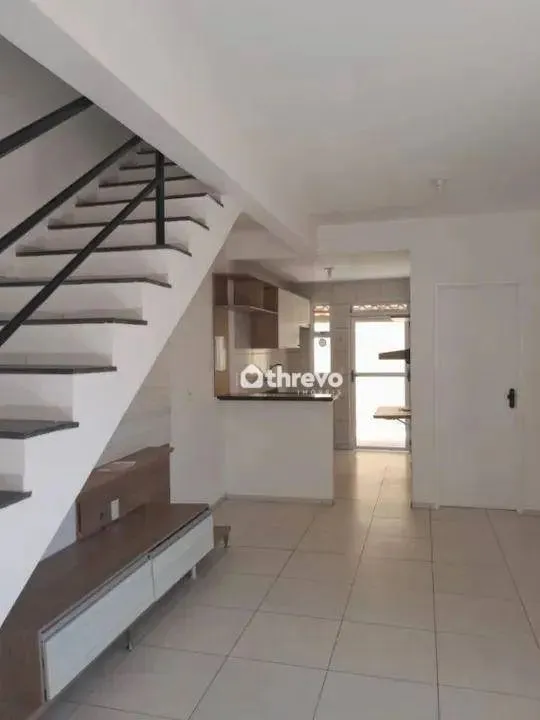Casa com 3 dormitórios à venda, 90 m² por R$ 370.000,00 - Lagoa Redonda - Fortaleza/CE