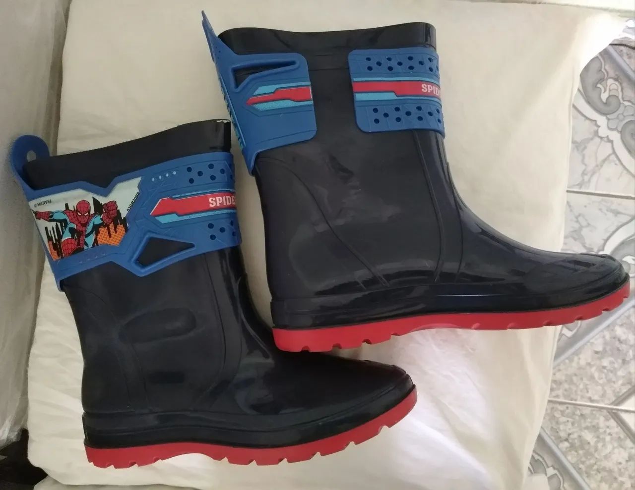 Botas de chuva infantil Homem Aranha - Foto 3