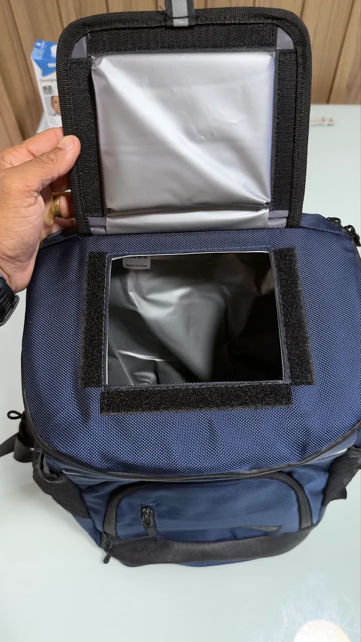 Mochila Térmica 33L - NOVA! Ideal para Praia, Camping, Carnaval, Piqueniques - Foto 3