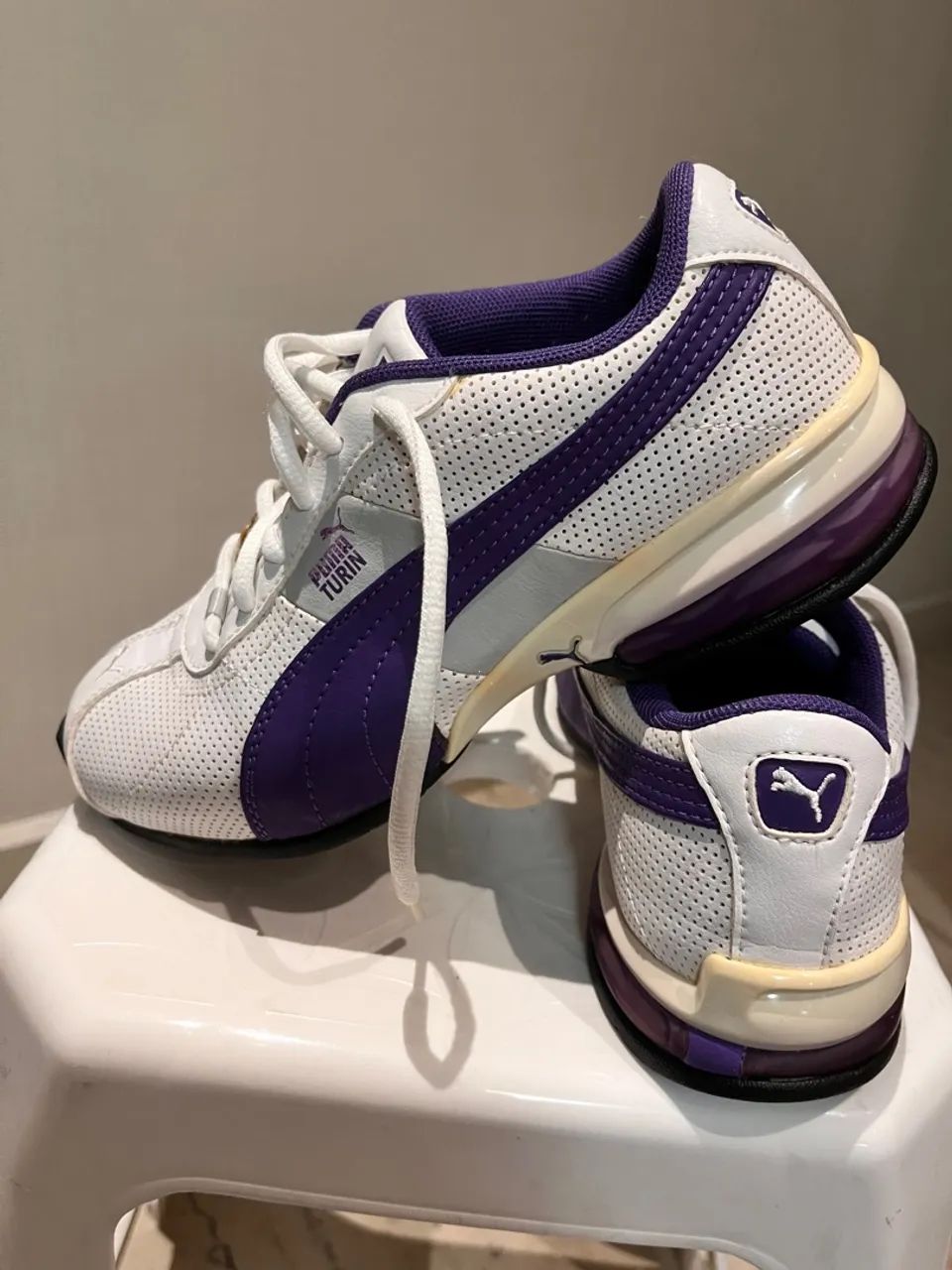 Tênis Puma Feminino Branco e Roxo n. 33 - Foto 4