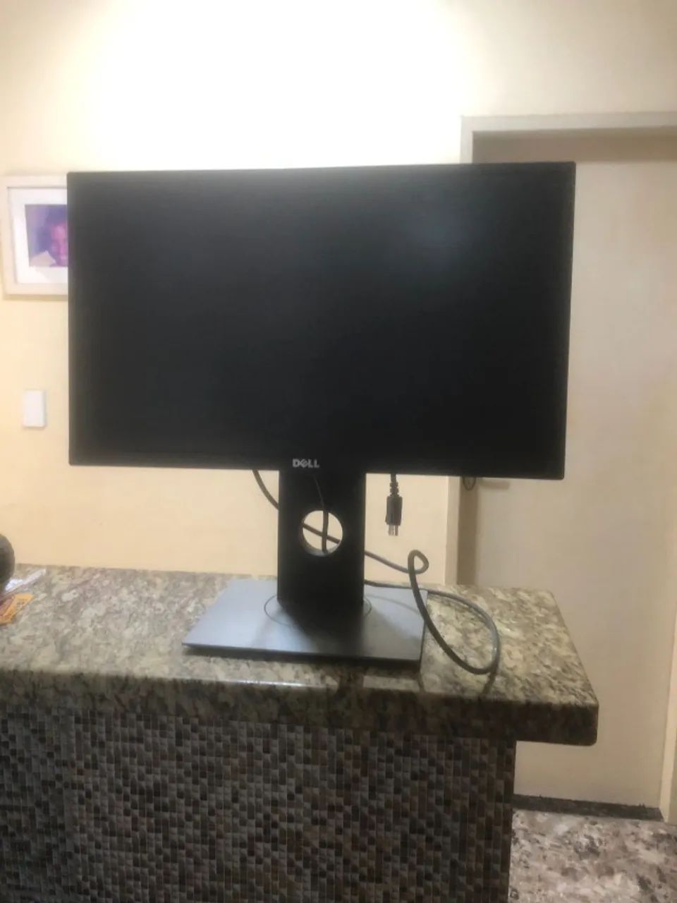 Dell 22-inch Monitor64289461915009120