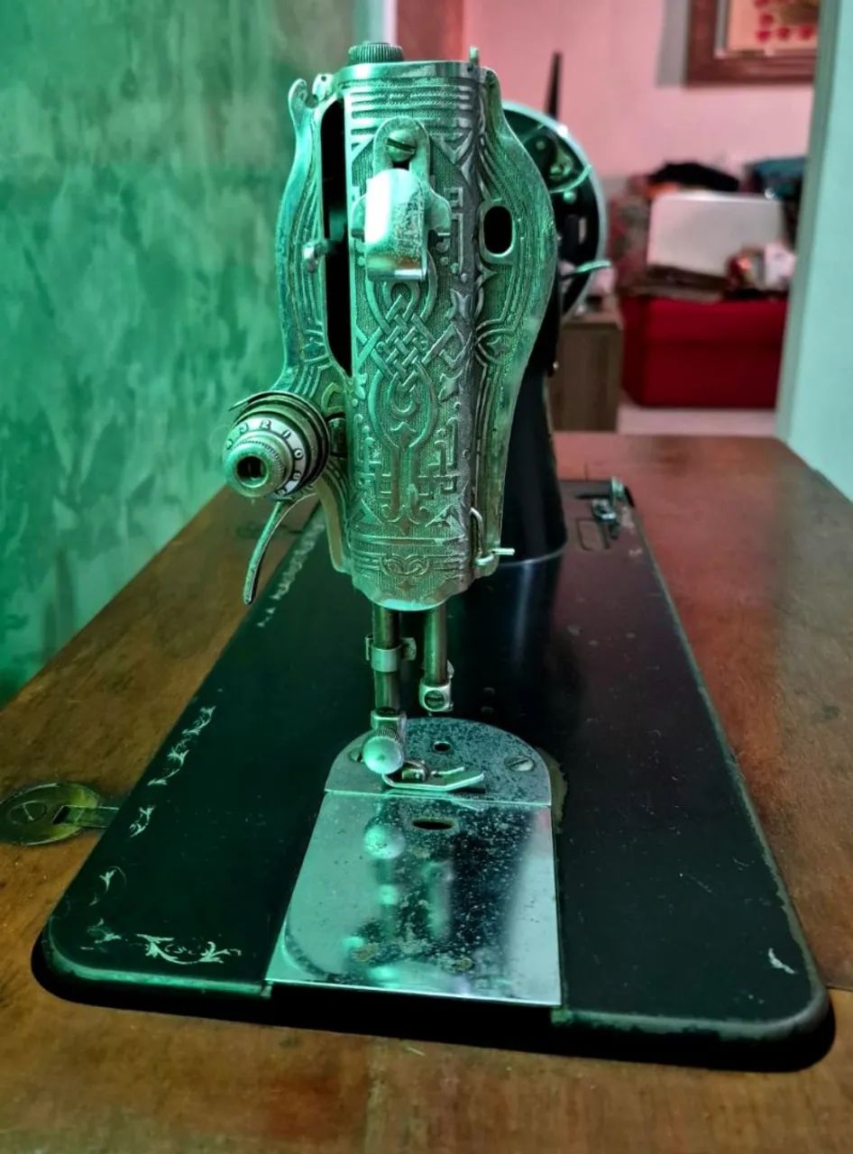 Máquina de costura Singer - Foto 4