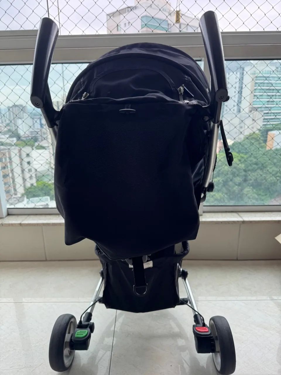 Carrinho de Bebê Dobrável - Leve e Prático - Foto 3