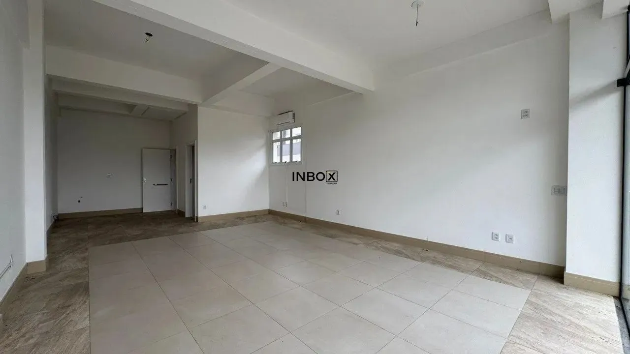 INBOX CIA IMOBILIÁRIA ALUGA - SALA COMERCIAL DE ANDAR NO BAIRRO CENTRO DE CARLOS BARBOSA