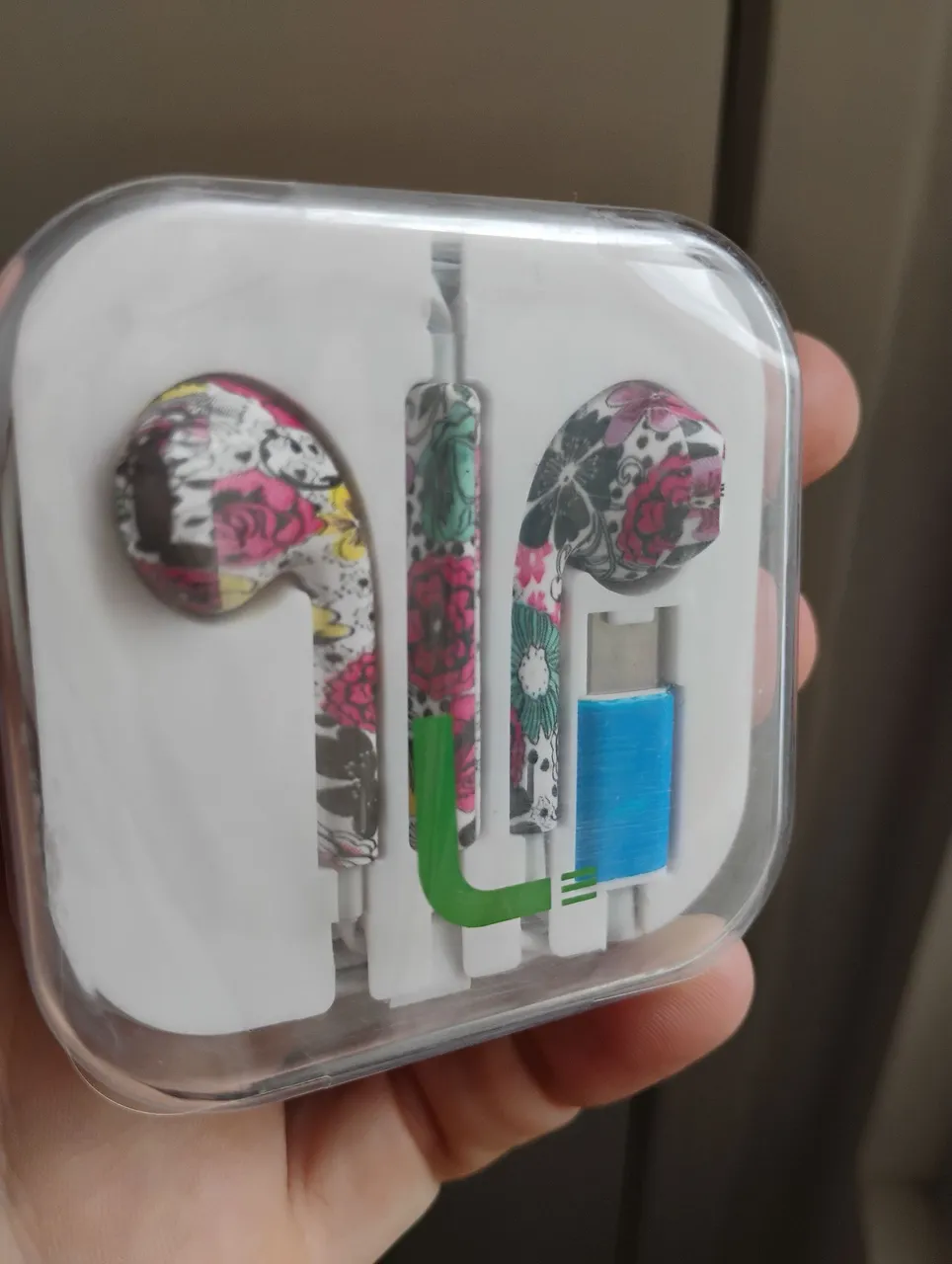 Fone de ouvido com capa personalizada