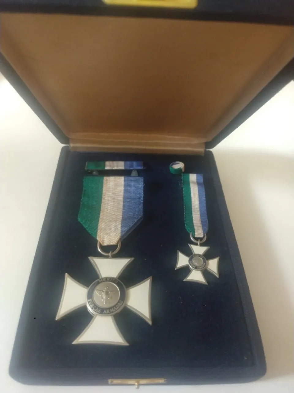 Conjunto de medalha ordem do mérito das forças armadas grau comendador