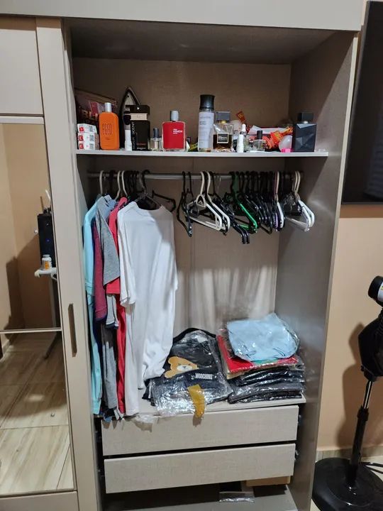 Vendo guarda-roupa semi novo - Foto 4