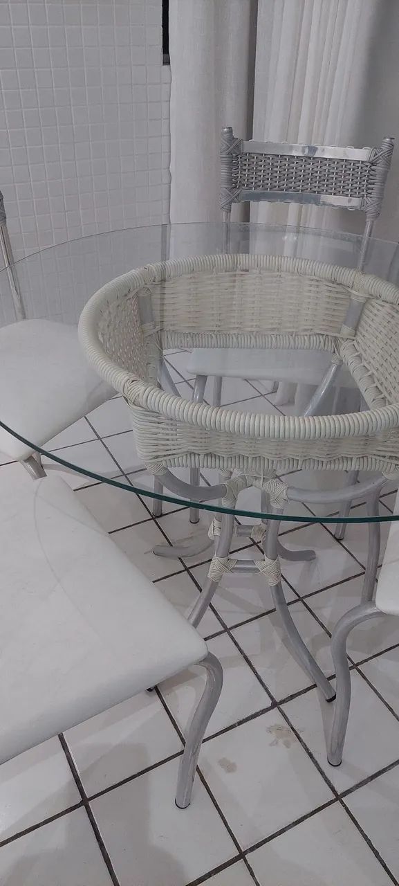 Conjunto mesa e 4 cadeiras  - Foto 2
