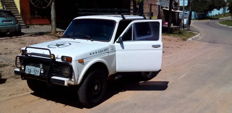 lada niva 4x4 em bom estado particular