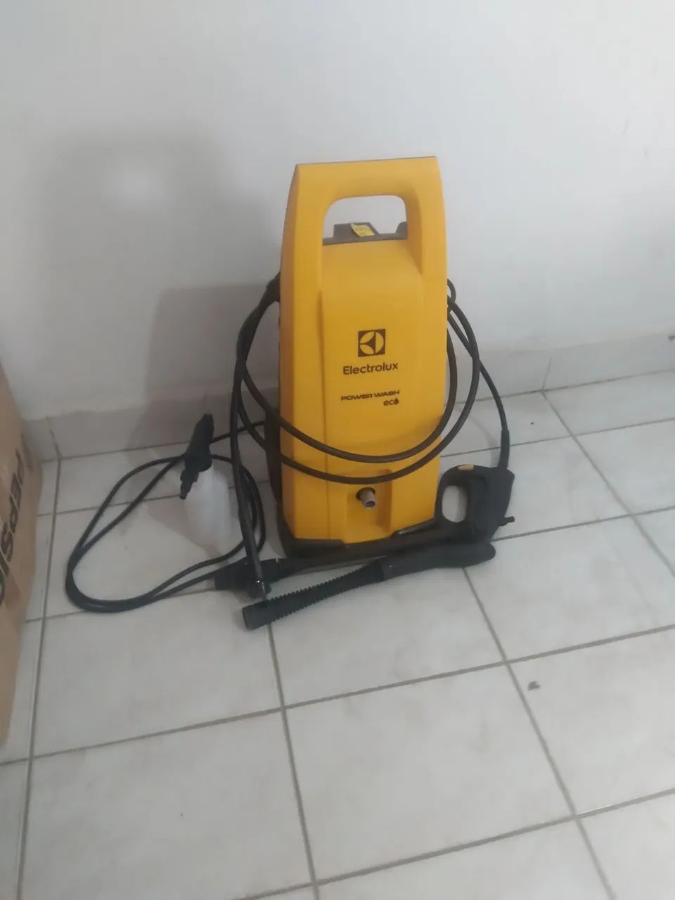Lavadora de Alta Pressão Electrolux Power Wash EC4 - Foto 4