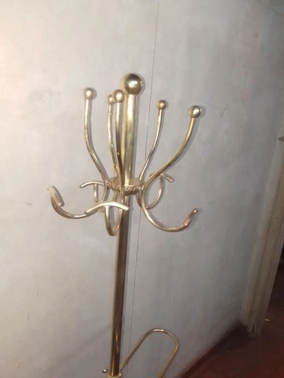 Dia das mães de esse lindo Cabideiro em metal dourado