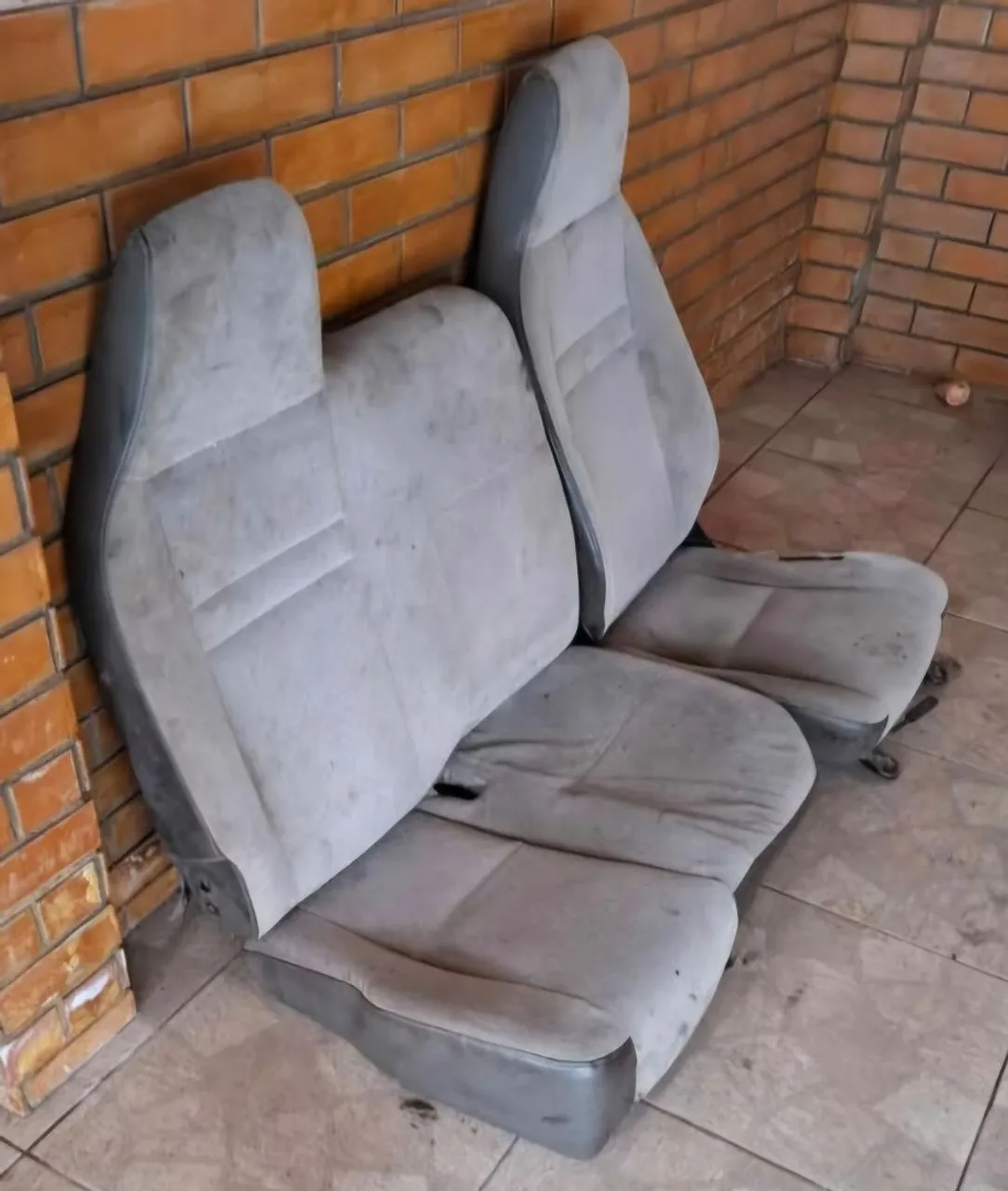 Bancos de caminhão HR