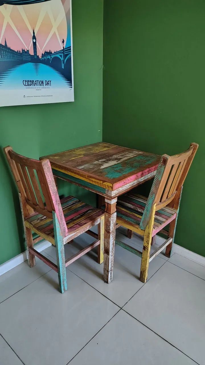 Oferta relâmpago! Mesa rústica com 2 cadeiras 