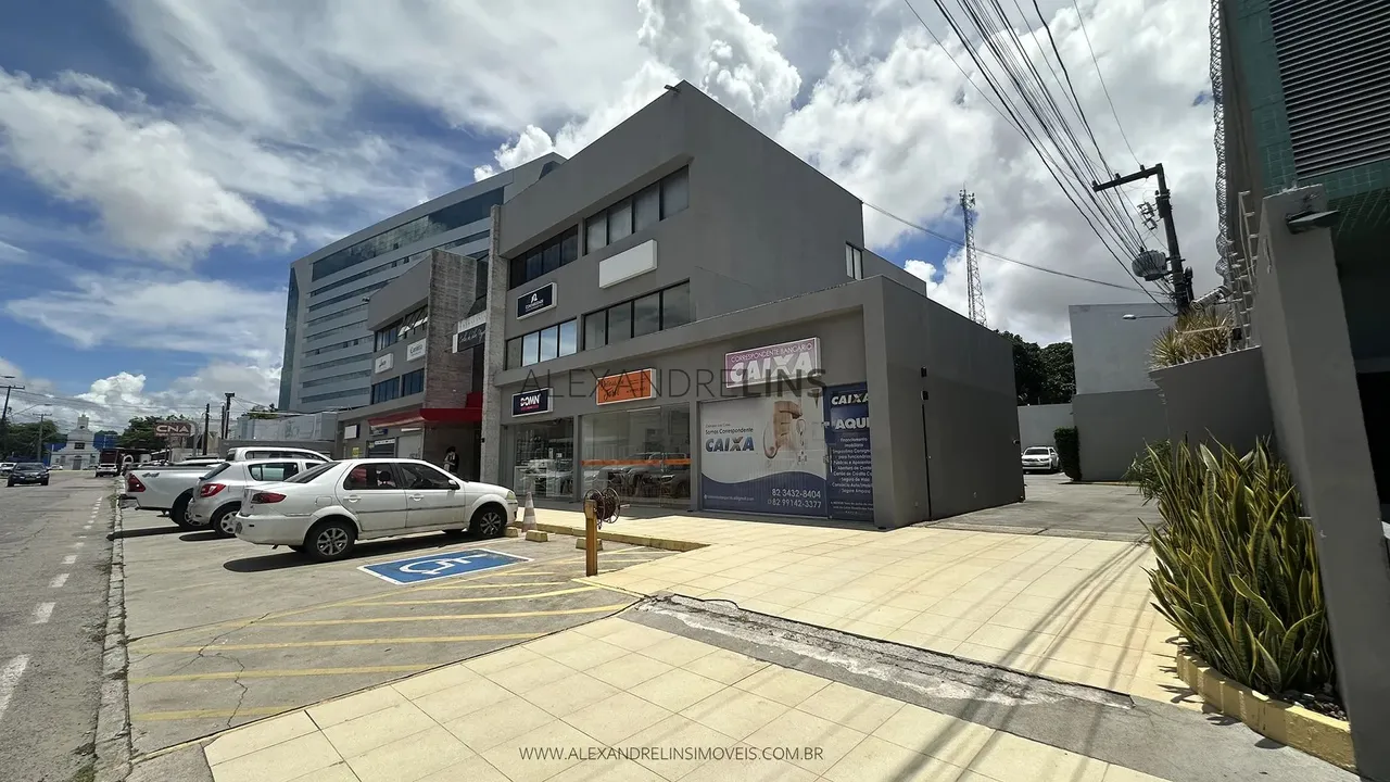 Sala comercial no coração do Farol com 32 m2 para locação