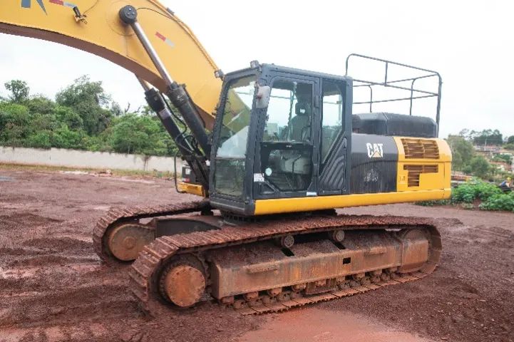 Escavadeira Caterpillar 35T - 336D2L