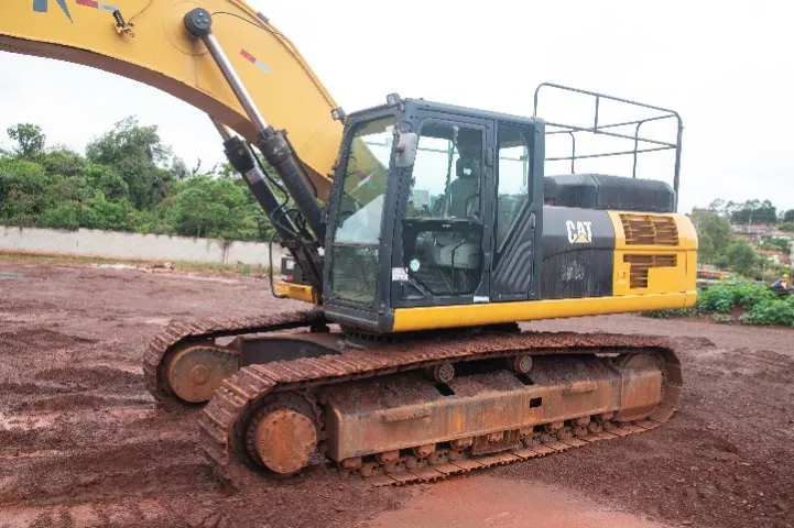 Escavadeira Caterpillar 35T