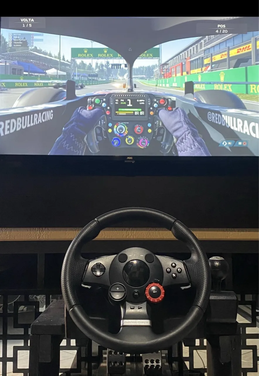 Volante e pedal Logitech G29 vai com cadeira adaptadora