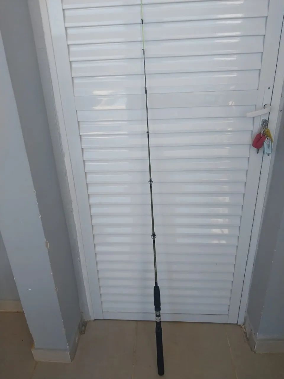 KIT Pesca - CARRETILA MARURI+VARA 2,13MT+ISCAS ARTIFICIAIS - OPORTUNIDADE - Foto 2