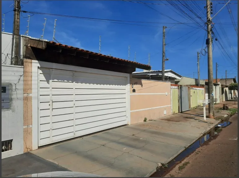 Casa tipo para venda com 3 quartos, 137m²
