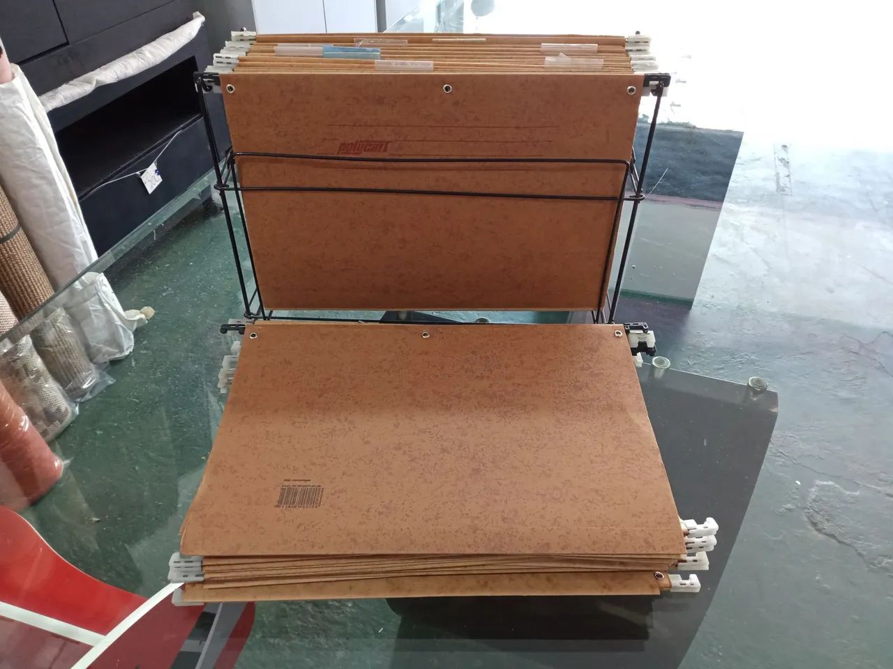 Lot of 30 Hanging Folders with Metal Support