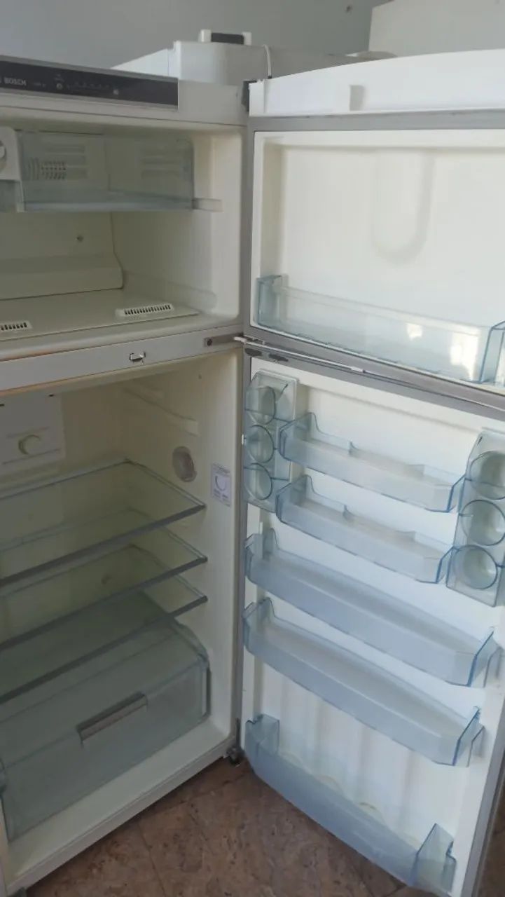 Geladeira Bosch Duplex Branca - Foto 2