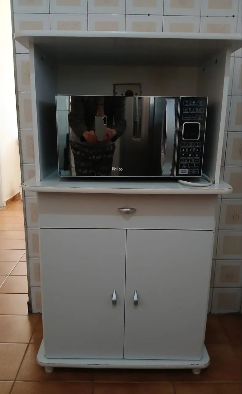 Armário branco duas portas 