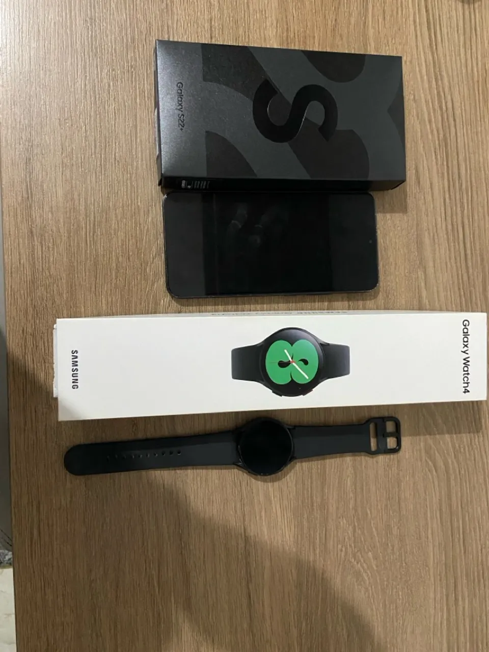 Celular smartphone Samsung galaxy S22 + relógio Smartwatch Samsung Galaxy Watch4 40mm