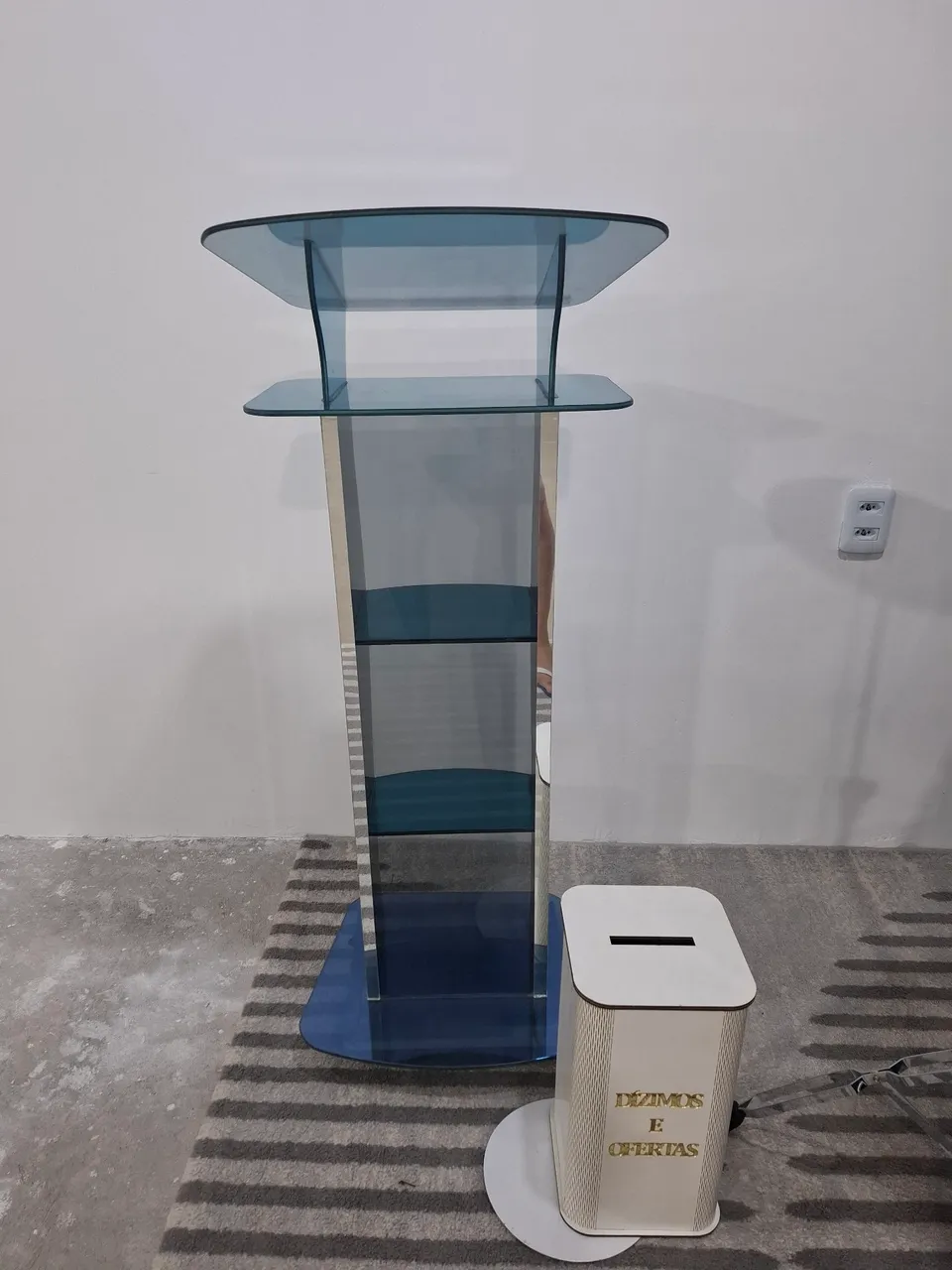 Púlpito de Vidro Azul Elegante