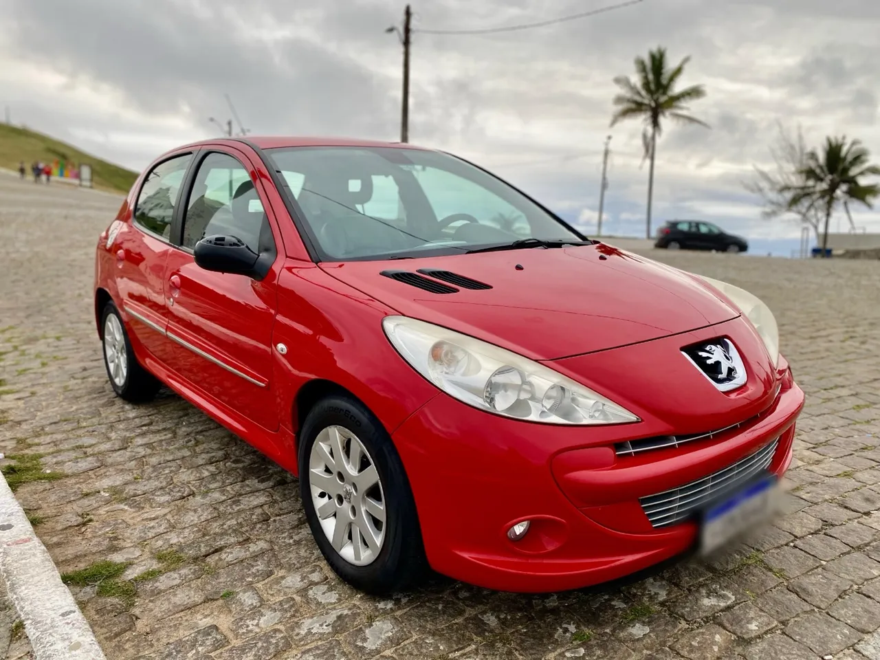 Peugeot 207 - 1.6 / 2012 - Segundo dono
