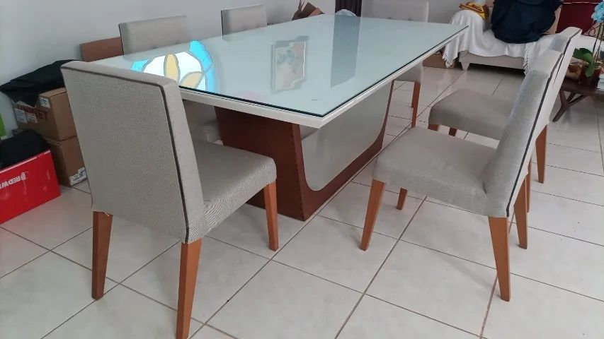 Mesa de jantar: 8 lugares, com 6 cadeiras - Foto 3