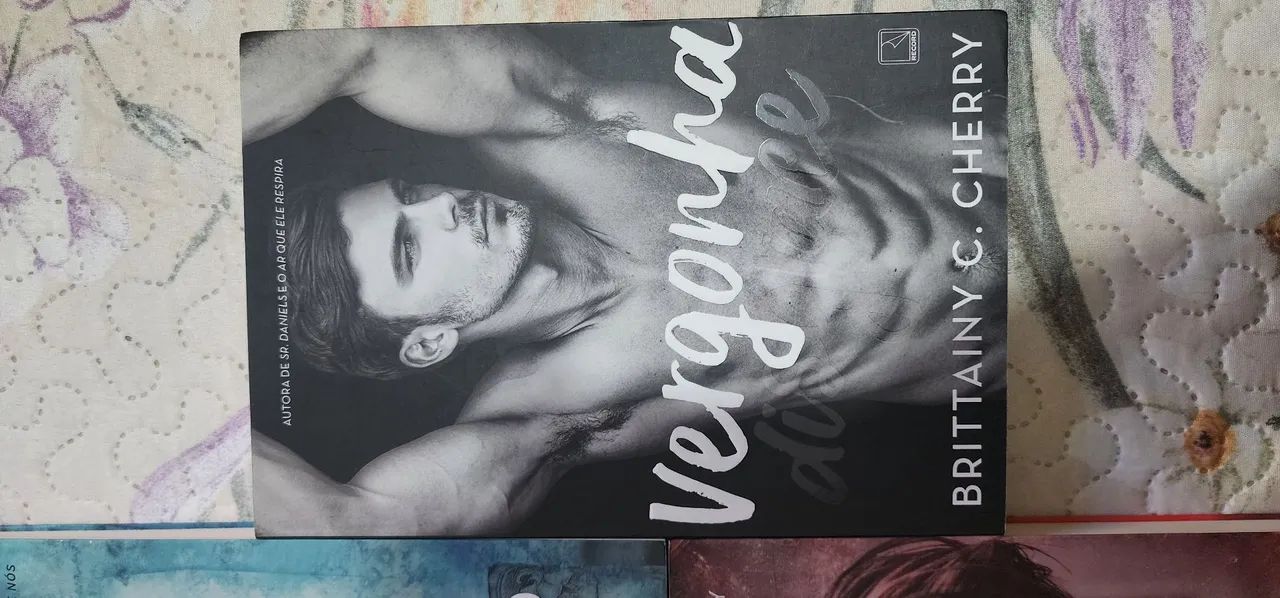 Coleção Elementos + Livro Vergonha de Britany C Cherry  - Foto 4