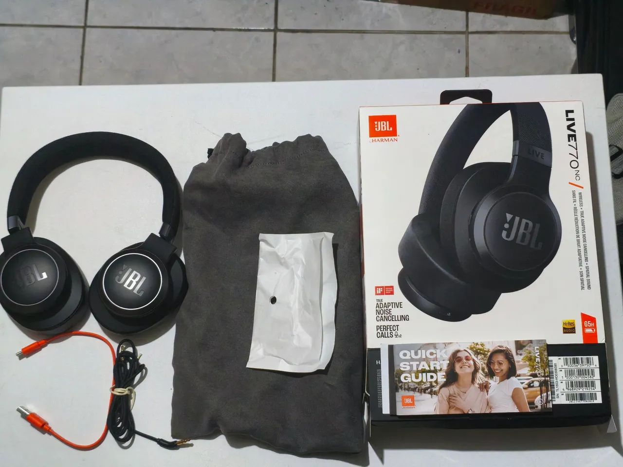 Fone de Ouvido JBL LIVE 770NC - Novo