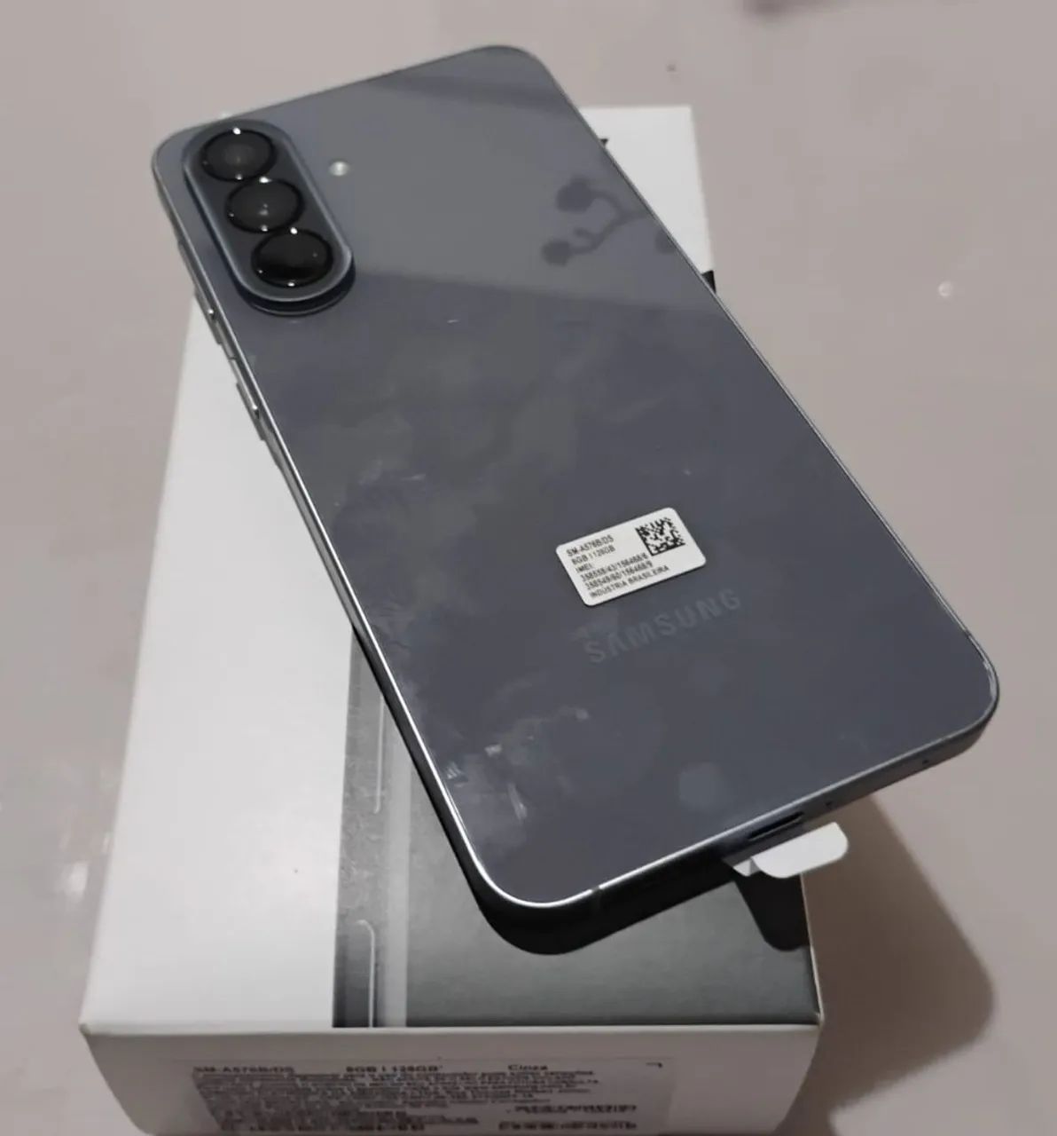 Vendo Samsung A57 5G novo (lacrado)