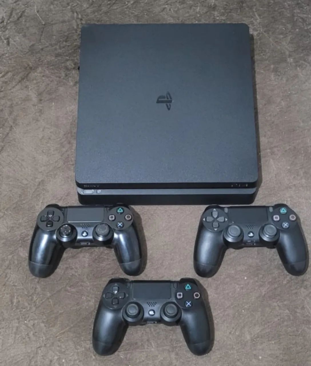 PS4 PLAYSTATION + 3 CONTROLES  - Foto 3