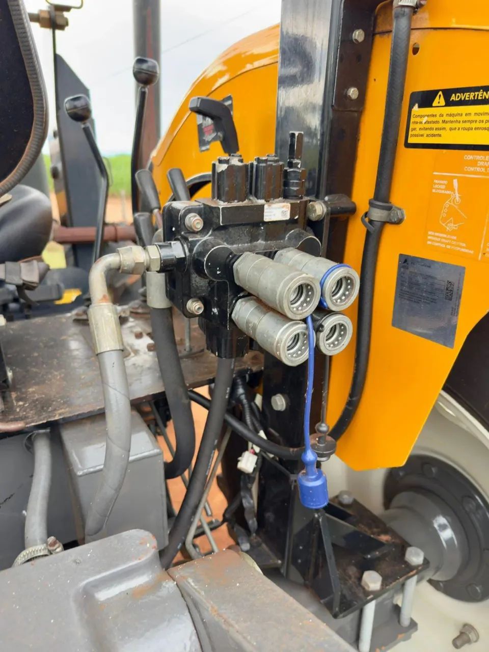 TRATOR VALTRA  - Foto 5