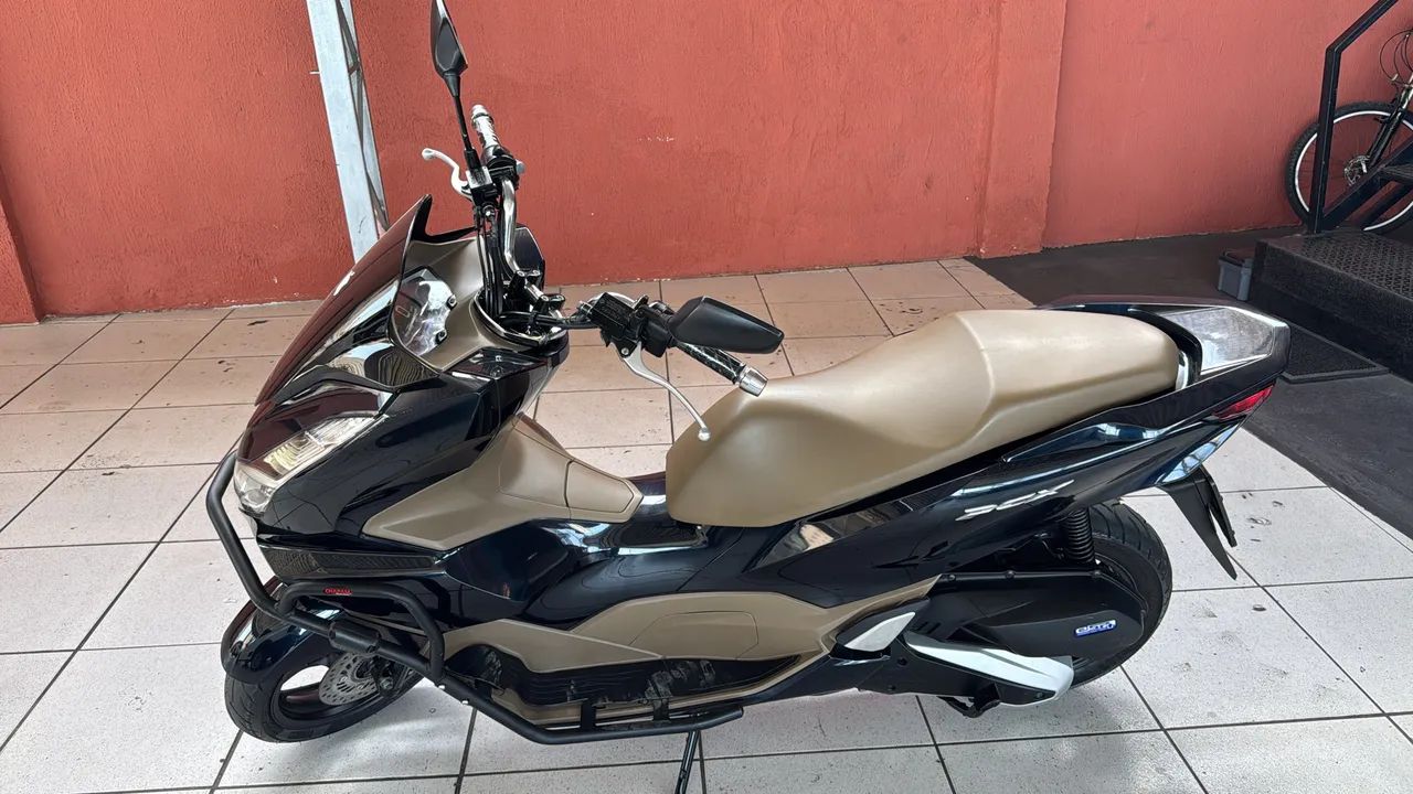 PCX DLX 2025 - Foto 4