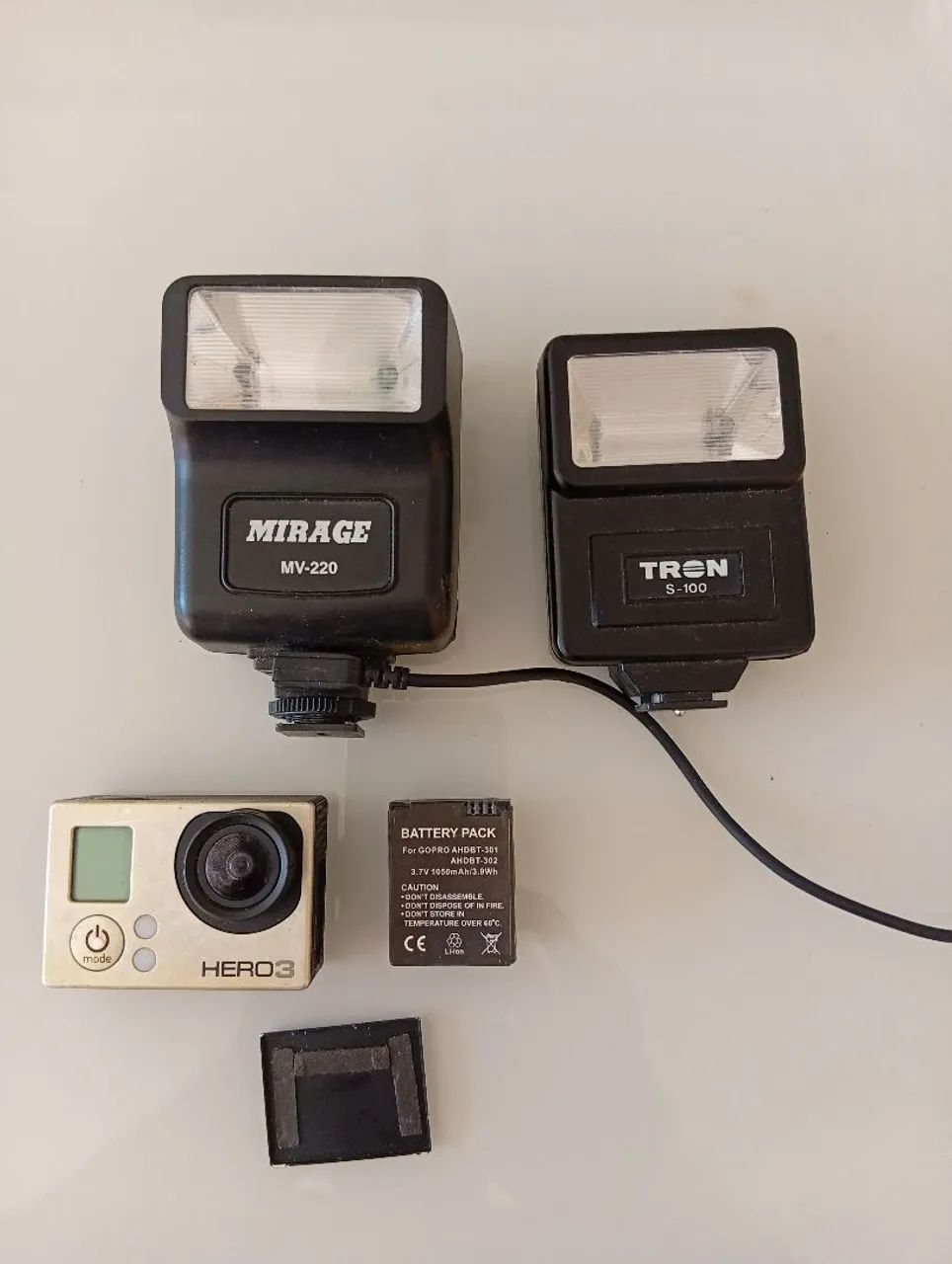 Lote de câmeras e flash 