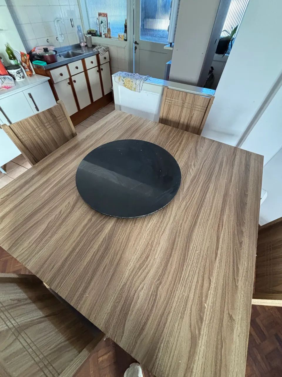 MESA COM 6 CADEIRAS - PRA LEVAR LOGO  - Foto 3