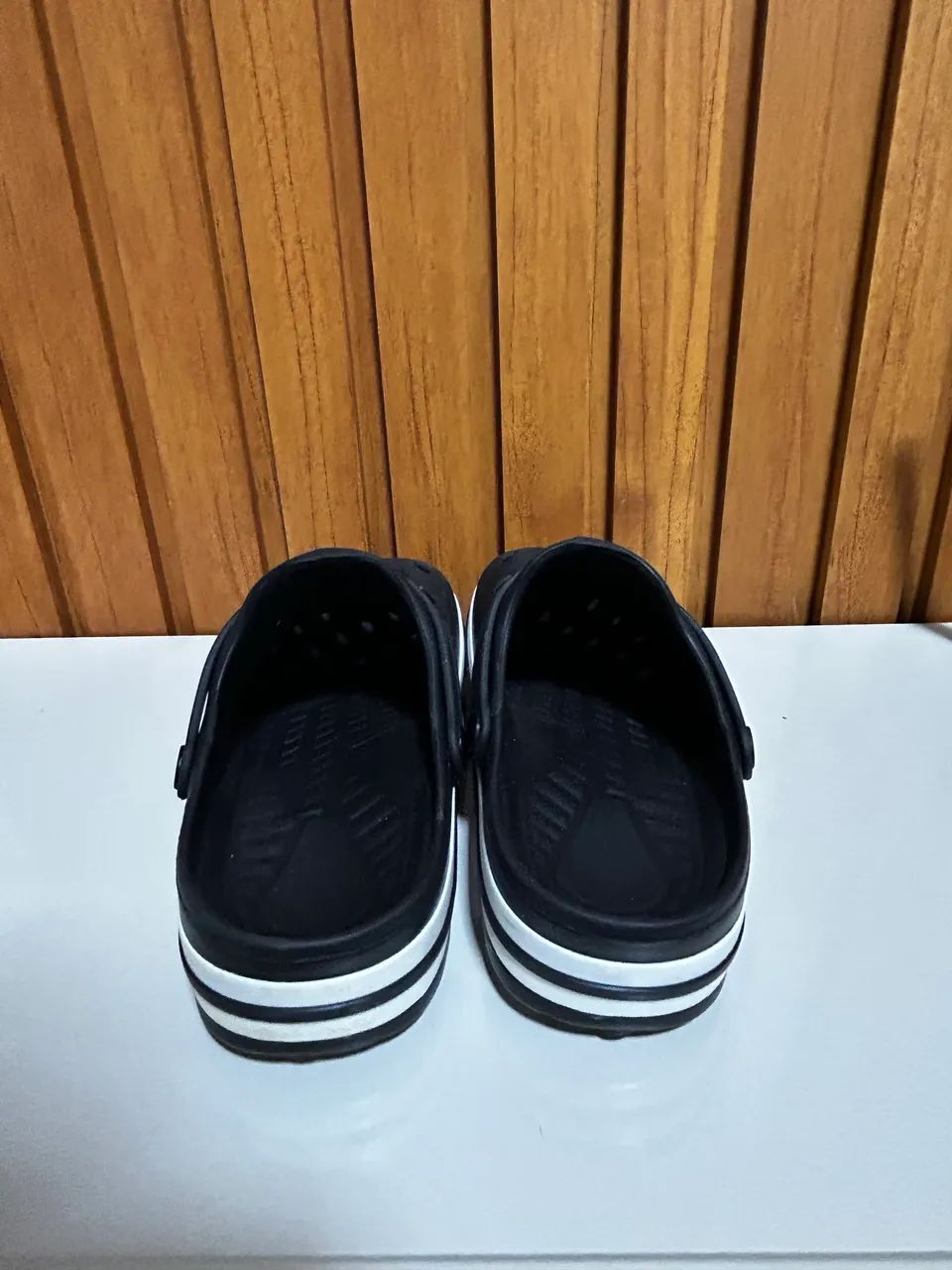Sapato estilo Crocs - Foto 2