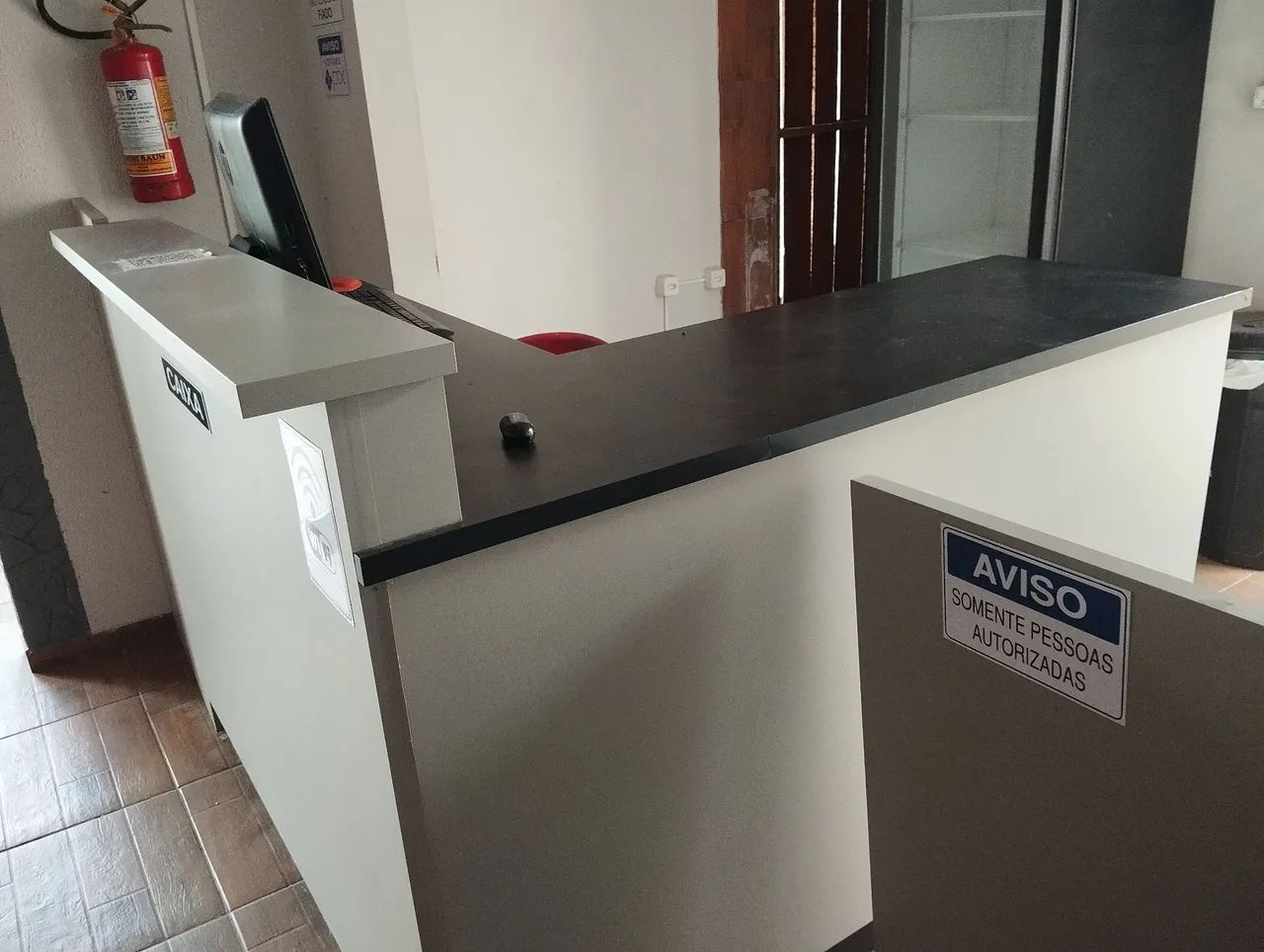 Vendo balcão caixa completo  - Foto 2