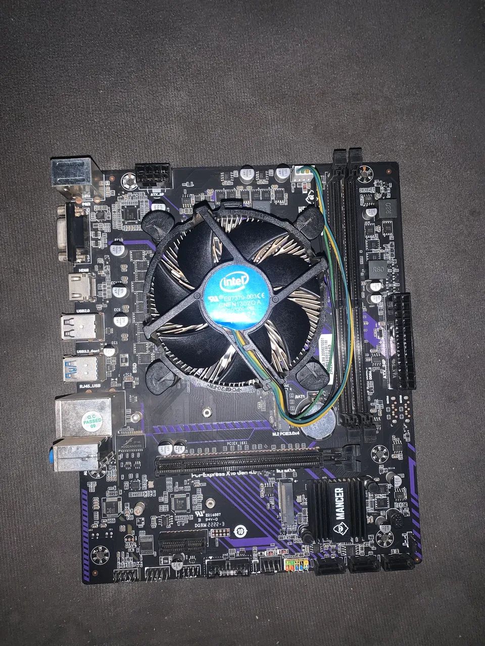 Processador e placa mãe.